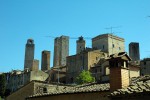 Les famoses torres de Sant Giminiano, monuments vivents del poder de les diferents famílies del poble segles enrera
